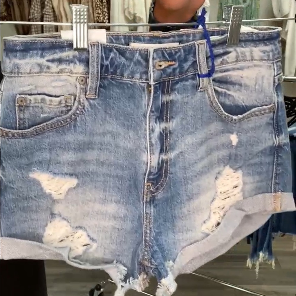 Eunina Super High Rise Shortie
Medium Wash